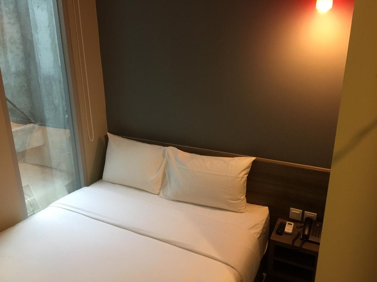 U Stay Hotel Tebet Джакарта Екстер'єр фото